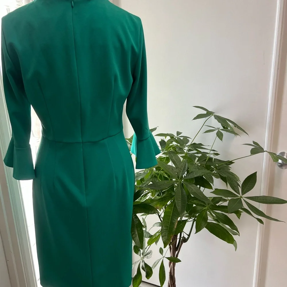 Donna Morgan Green Dress – Fitted Silhouette with Ruffled Cuffs - Picture 2 of 12